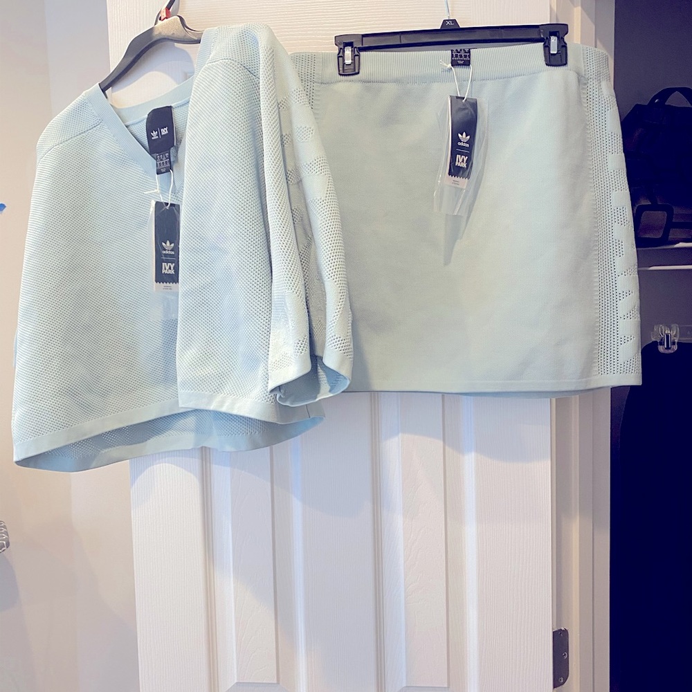 NWT Ivy Park Drip2 Skirt and Top Mint Green 1X2X